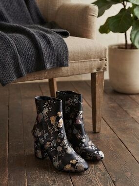Bar III Black Floral Brocade Ankle Booties size 11
